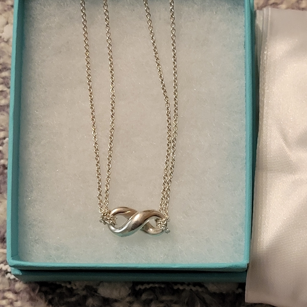 Tiffany & Co. Elegant Silver Infinity Necklace Box & Pouch - Picture 4 of 8